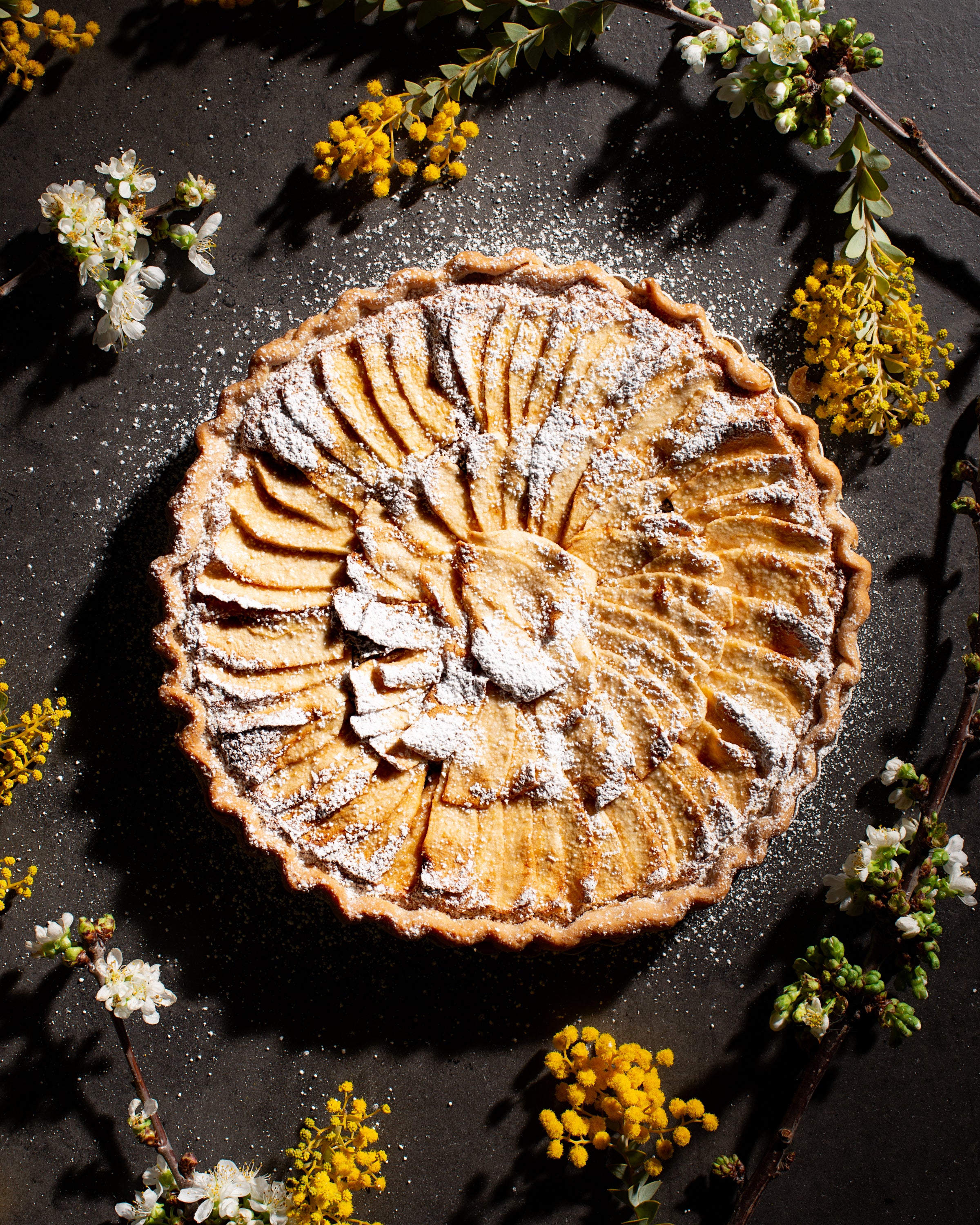 FIG LOVE APPLE TART – happythegoldenjam